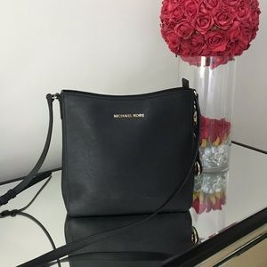 Michael Kors Jet Set Large Crossbody